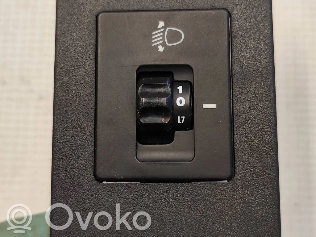 Hyundai Galloper Headlight level height control switch 