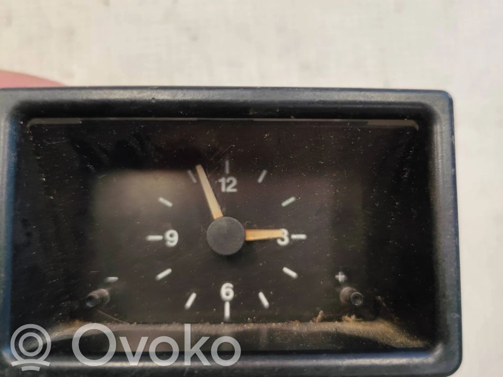 Volvo 440 Clock 
