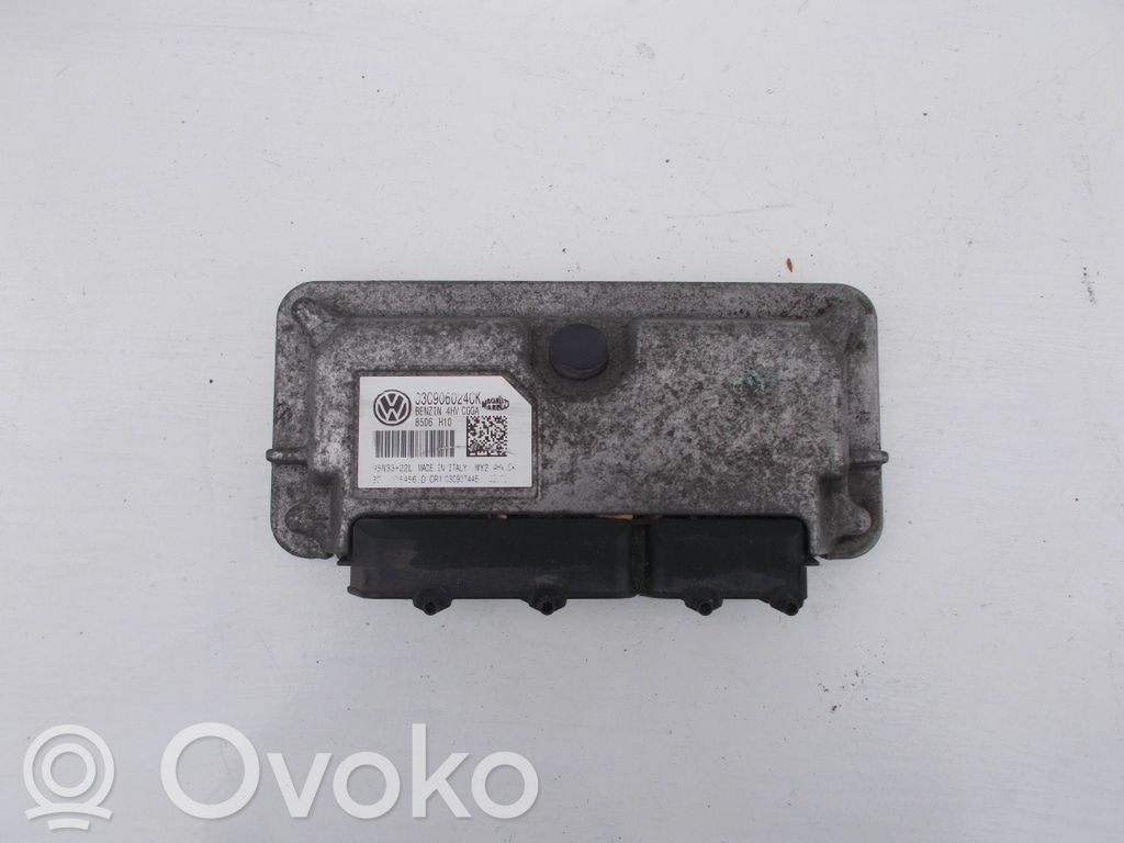 Volkswagen Golf VI Engine control unit/module 