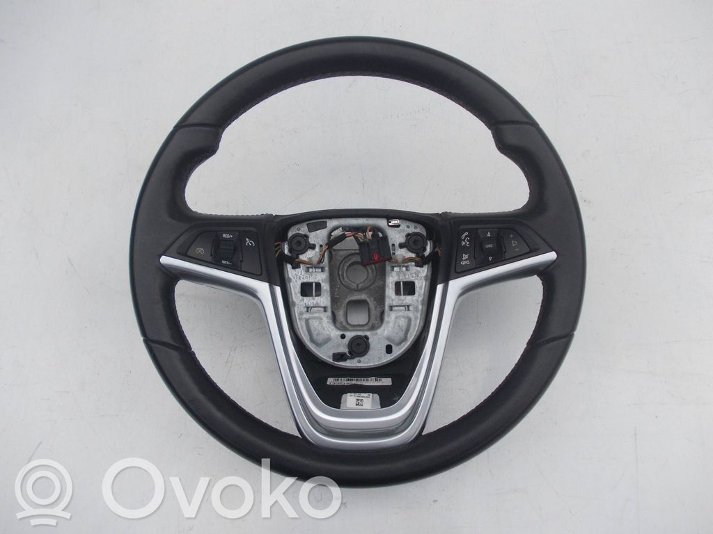 Ohjauspyörä   13351021