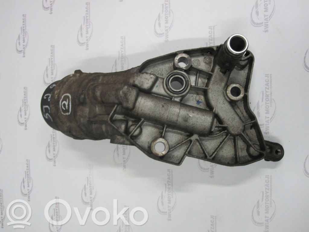 Citroen Xsara Picasso Oil filter mounting bracket 