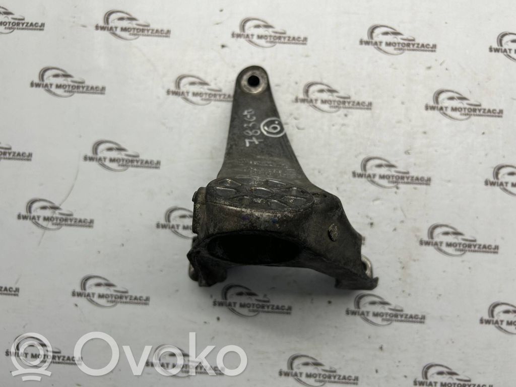 Audi Q7 4L Engine mounting bracket 