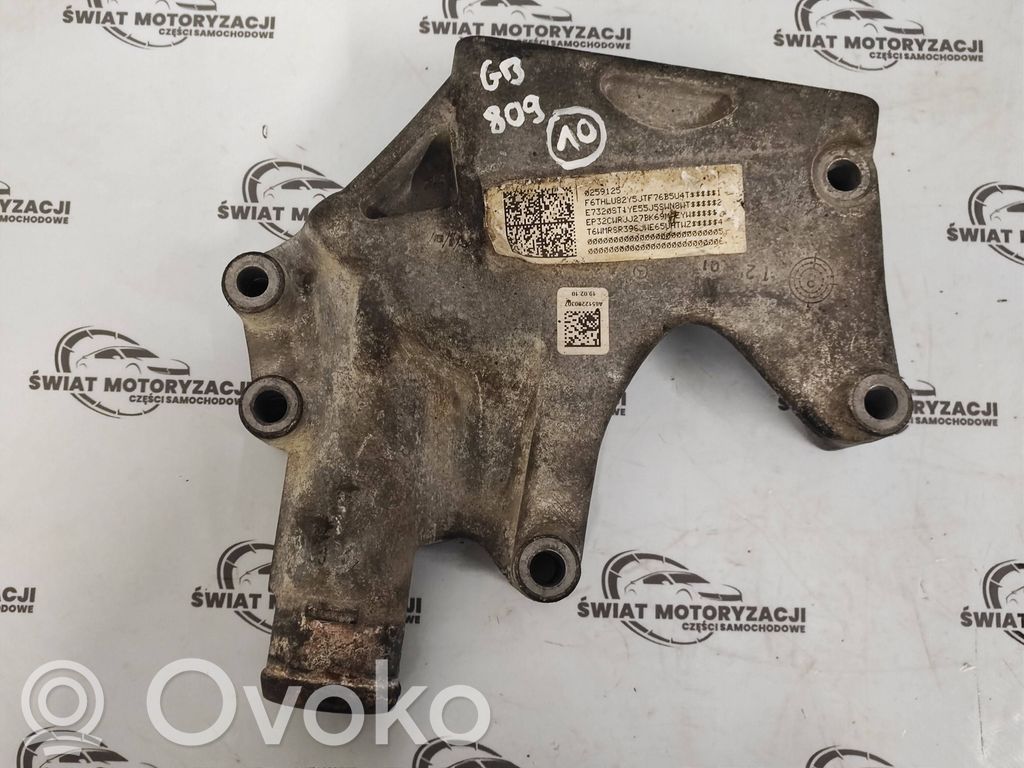 Jeep Patriot Engine mounting bracket 