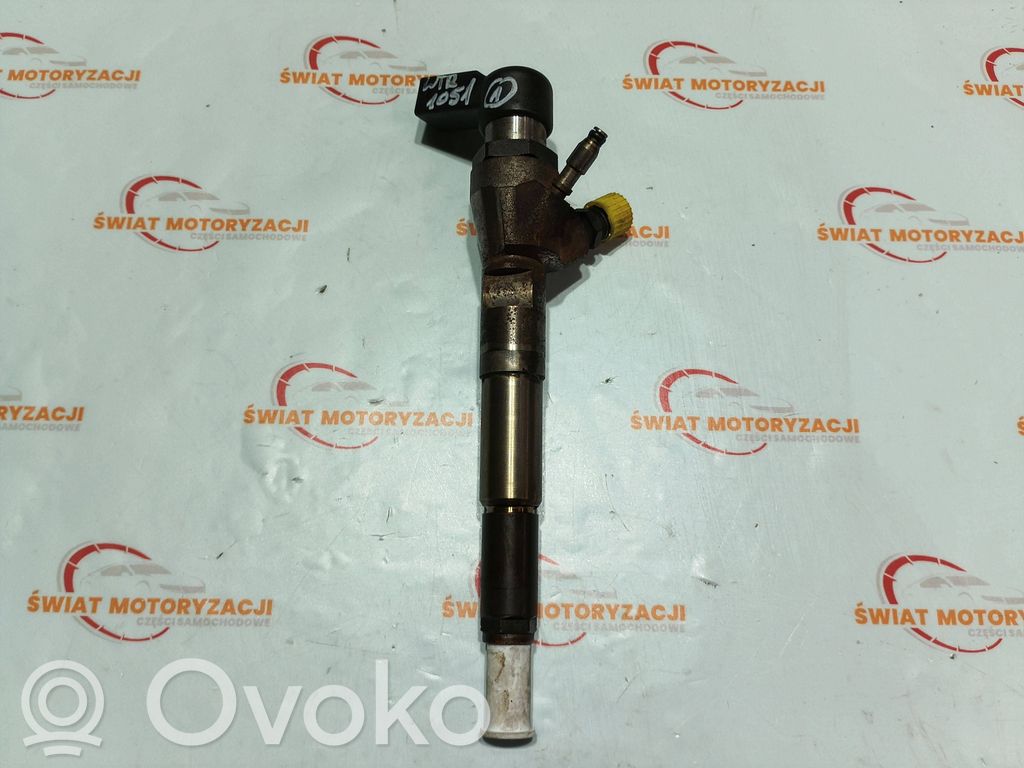 Nissan Juke I F15 Inyector de combustible 