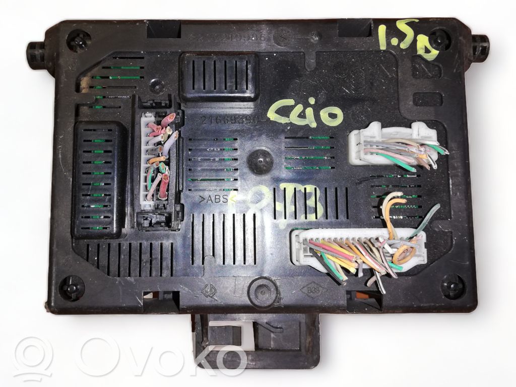 Renault Clio III Module de contrôle carrosserie centrale 