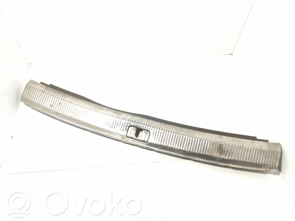 Audi A6 S6 C6 4F Bagažinės slenksčio apdaila 