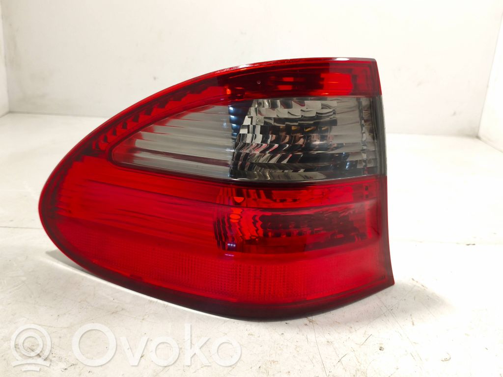 Mercedes-Benz E W211 Lampa tylna 
