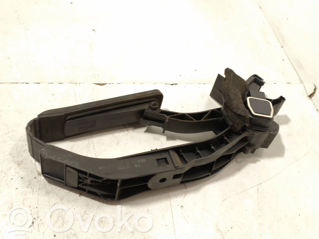 Mercedes-Benz E W211 Gaspedal 