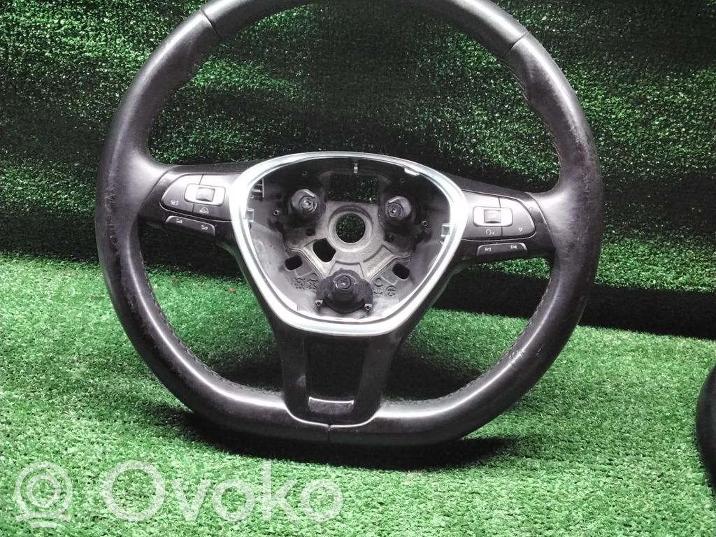 Volkswagen T-Roc Steering wheel 