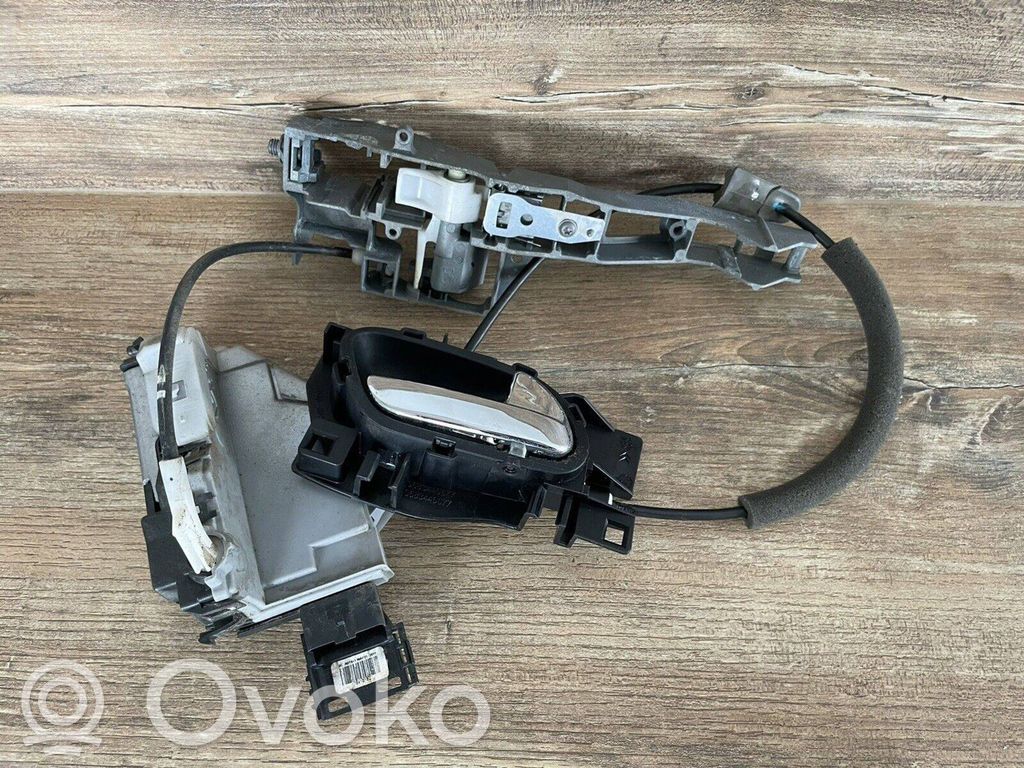 Peugeot 5008 Zamek drzwi tylnych 