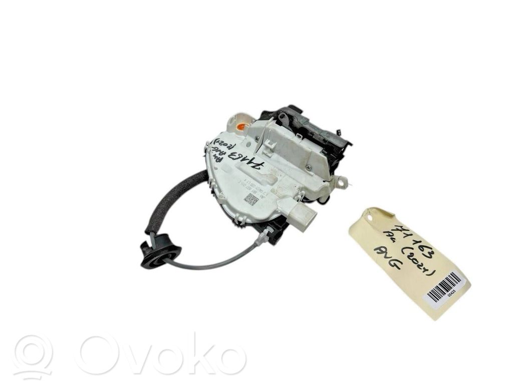 Audi A4 S4 B9 8W Priekšpusē slēdzene 