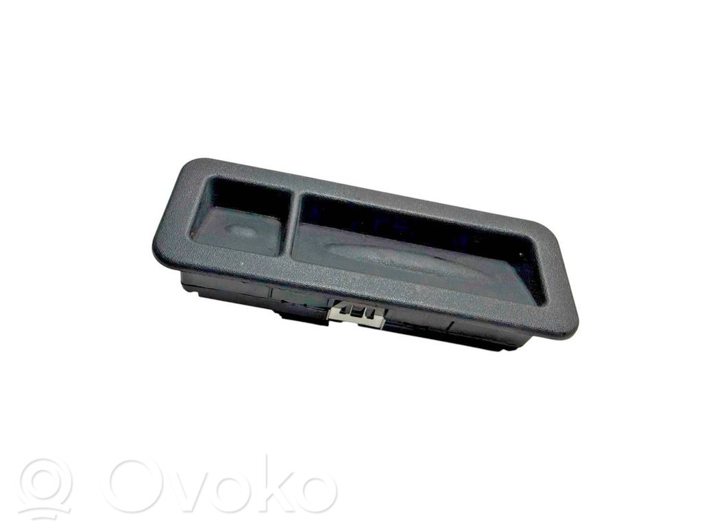 Jeep Cherokee KL Interruptor para abrir la puerta trasera 