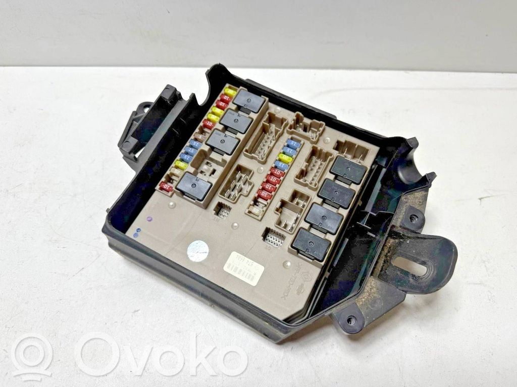 Renault Clio III Sulakemoduuli 