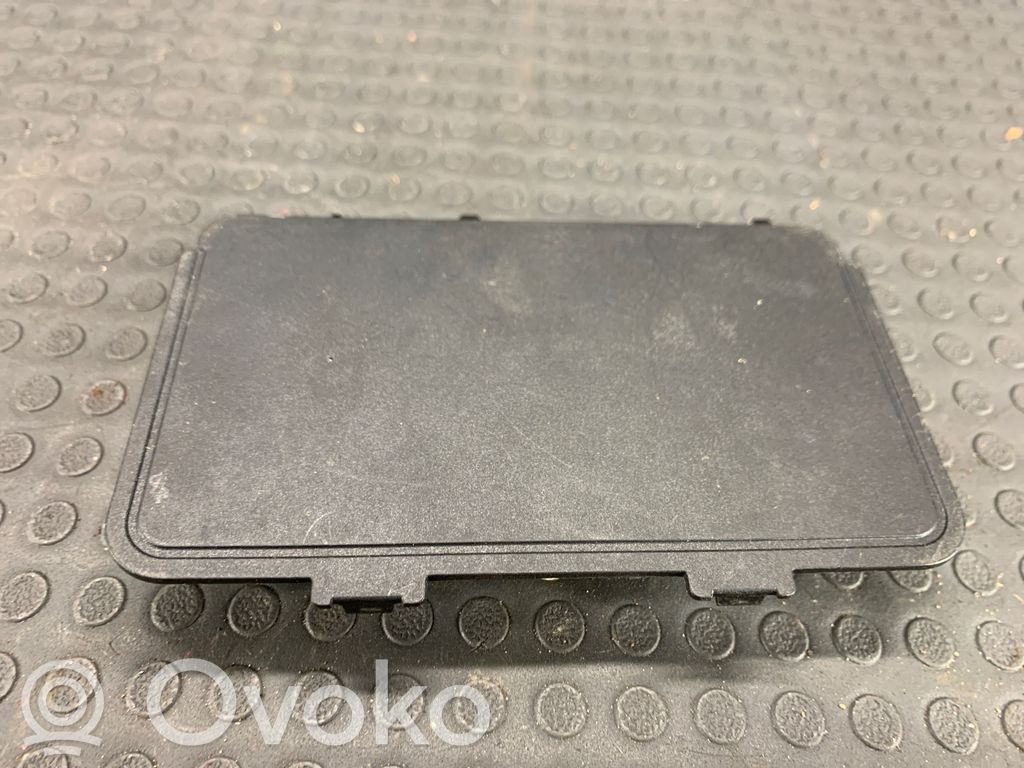 Volkswagen PASSAT B8 Moduł ładowania bezprzewodowego 