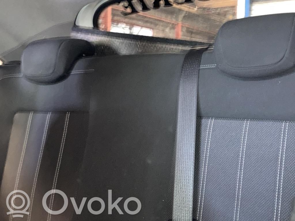 Opel Corsa D Takaistuin 