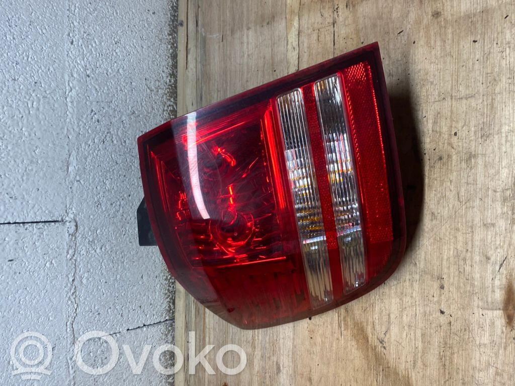 Dodge Journey Aizmugurējais lukturis virsbūvē 