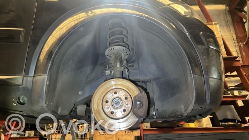 Audi A2 Apakšspārns 