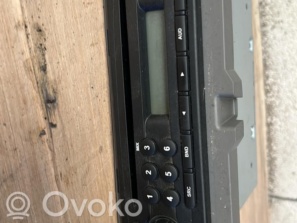 Renault Kangoo II Panel / Radioodtwarzacz CD/DVD/GPS 