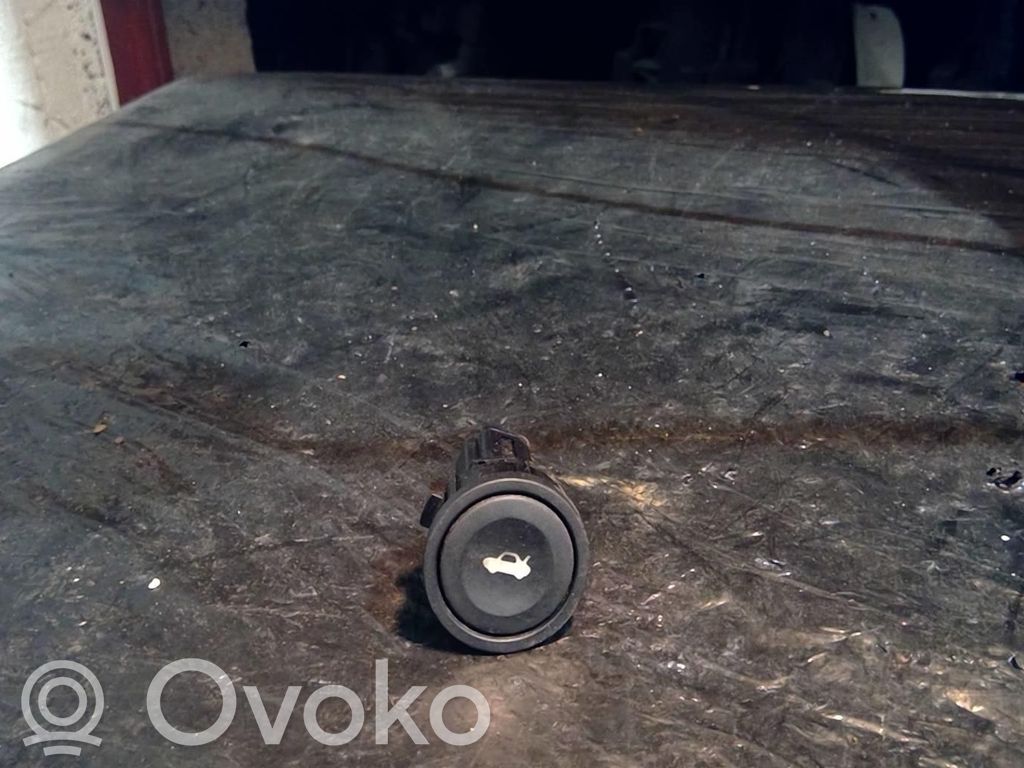 Ford Fusion Tailgate opening switch 