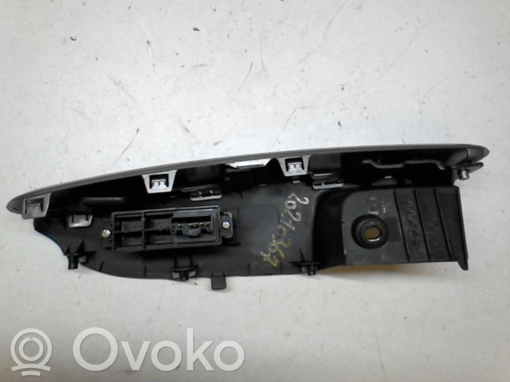 Electric window control switch   D65166370
