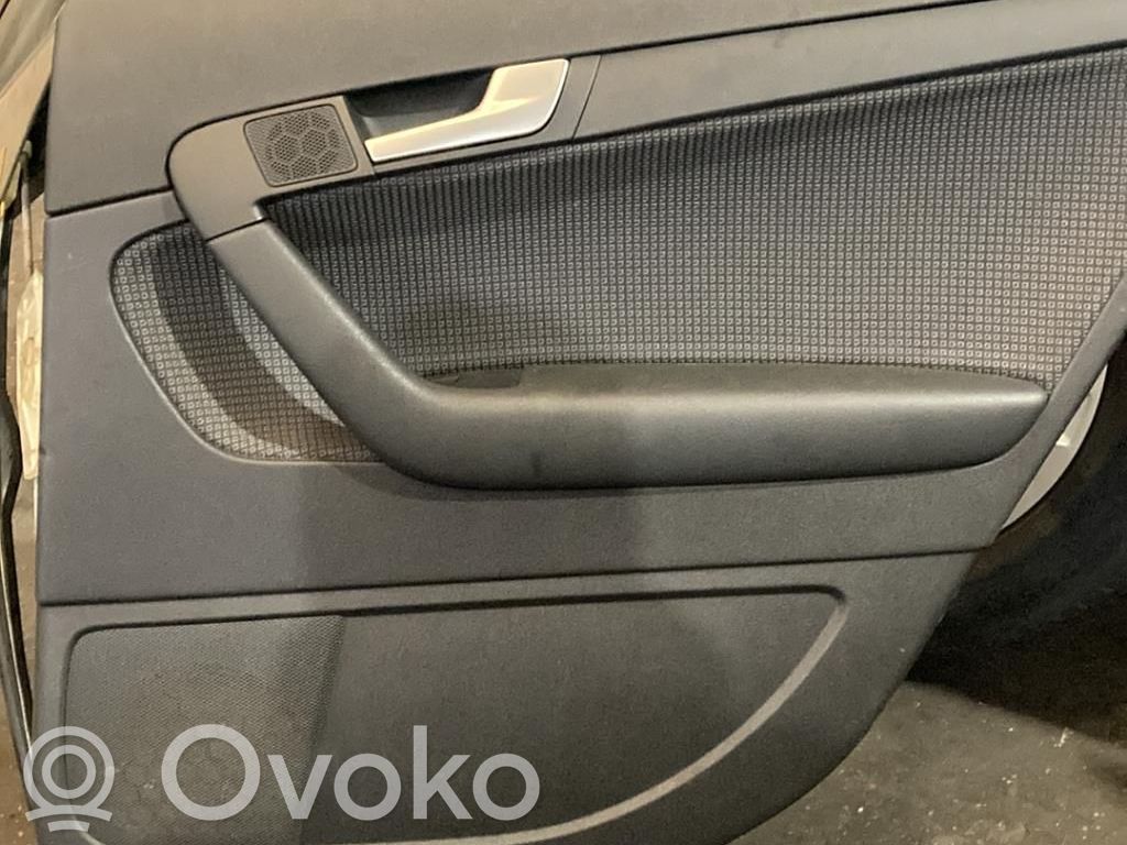 Audi A3 S3 A3 Sportback 8P Apmušimas galinių durų (obšifke) 