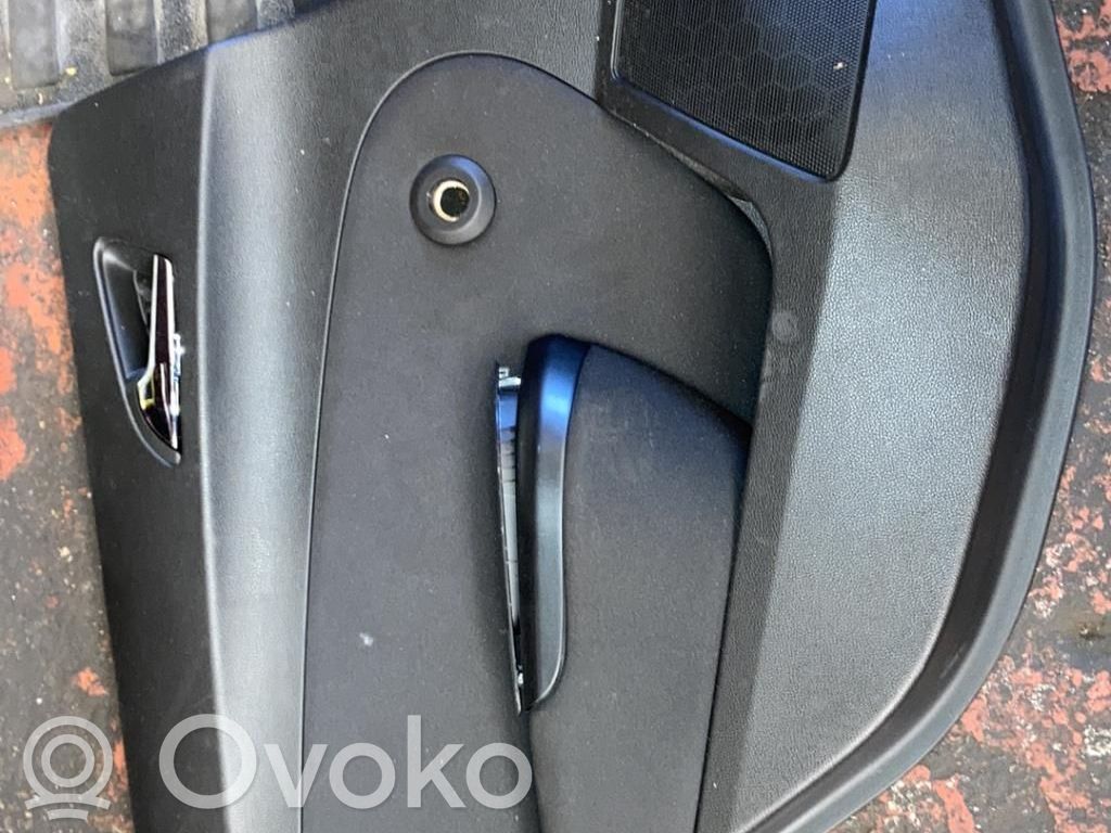 Opel Astra J Apmušimas galinių durų (obšifke) 
