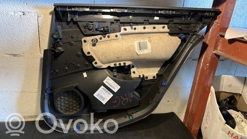 Opel Insignia A Moldura del tarjetero de la puerta trasera 