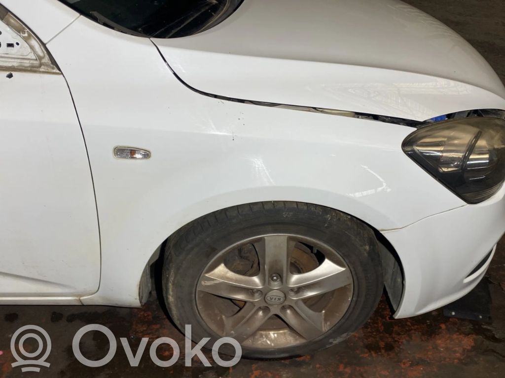 KIA Pro Cee'd I Spārns 