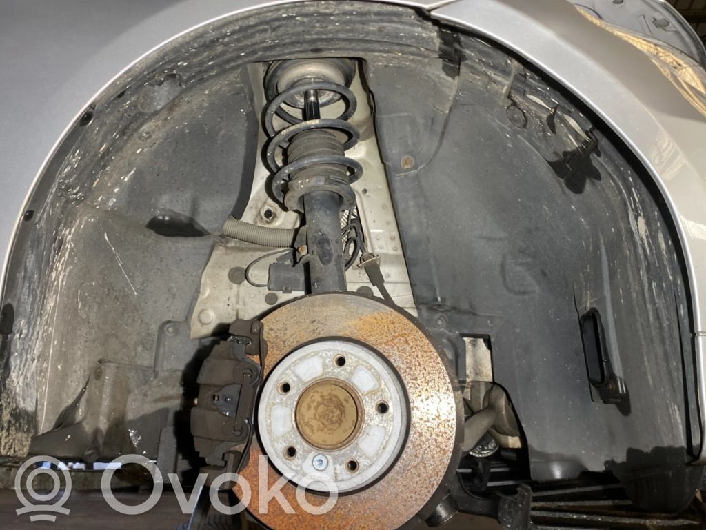 BMW 3 E90 E91 Etupyörän sisälokasuojat 