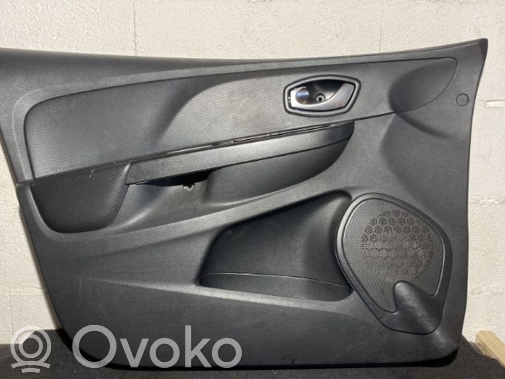 Renault Clio IV Priekšējo durvju apdare 