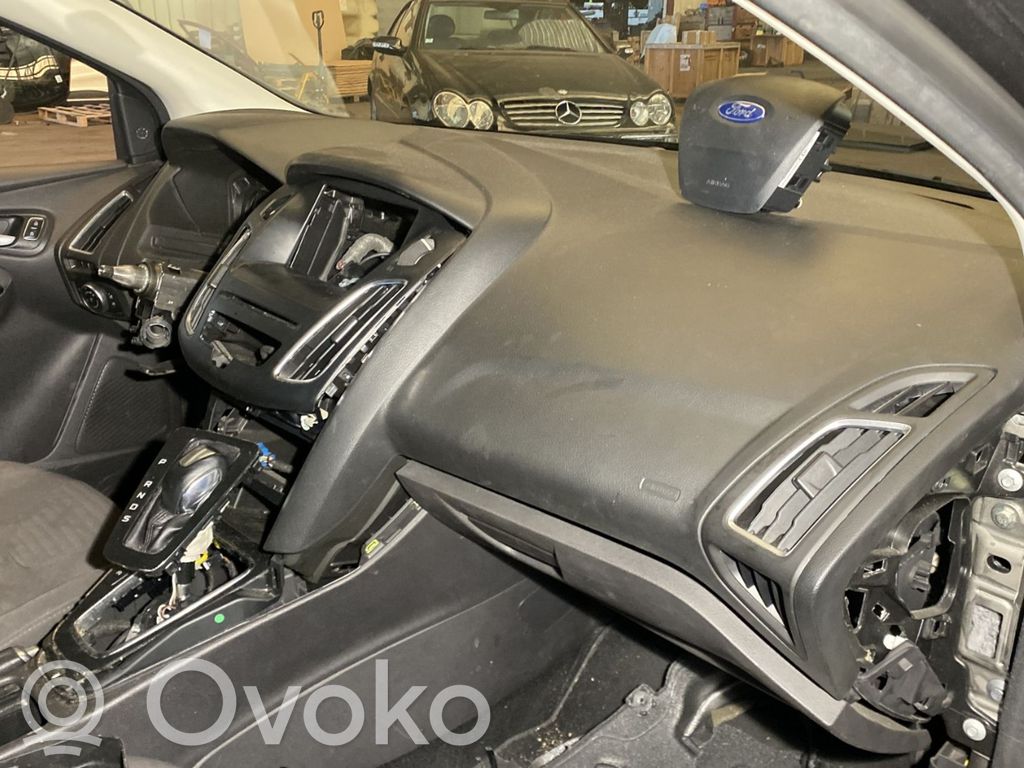 Ford Focus Панель 