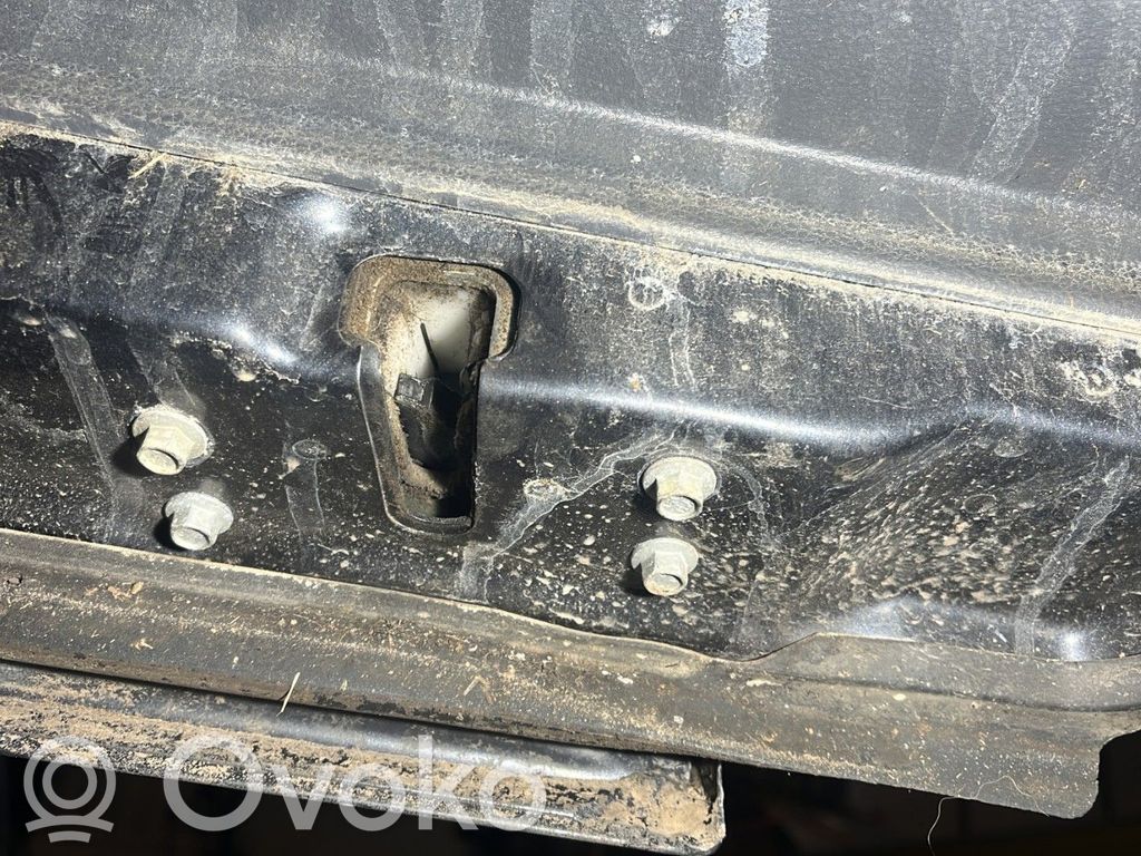 Cerradura de puerta trasera