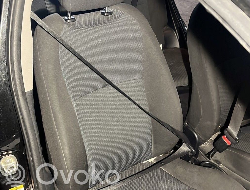 Toyota Yaris Cinturón delantero 