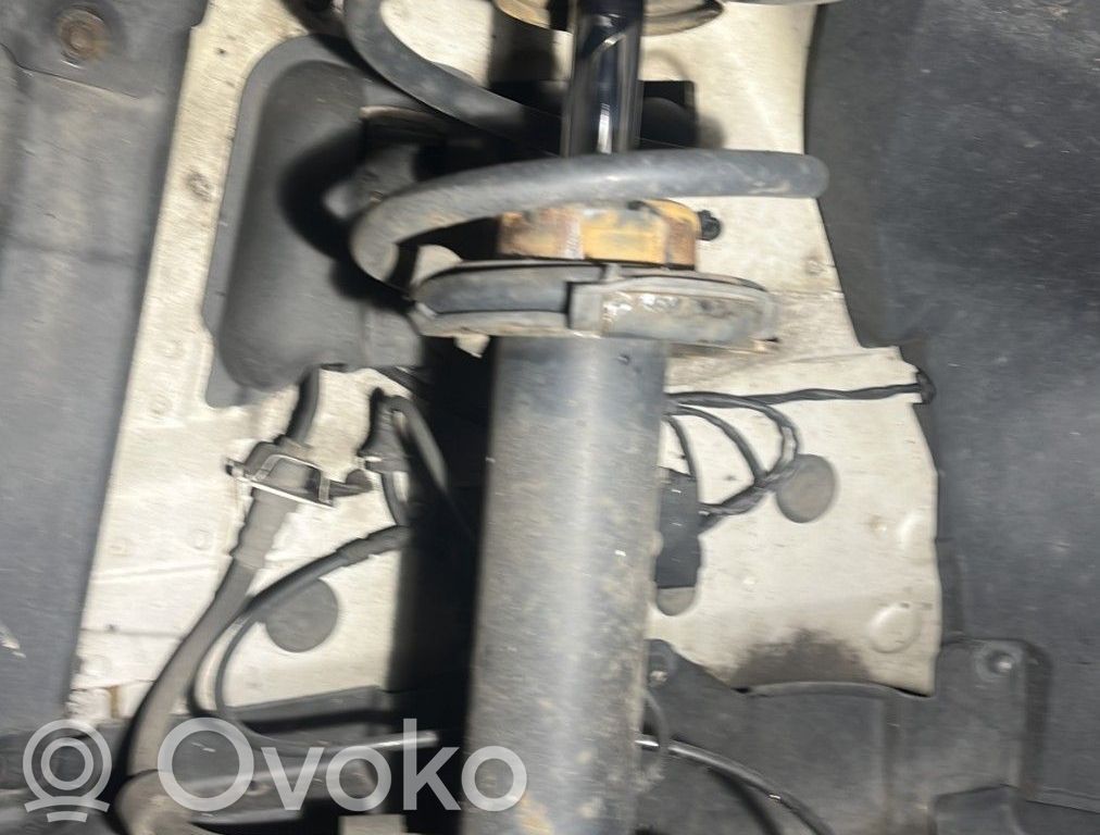 BMW 3 E90 E91 Priekšpusē amortizators ar atsperi 