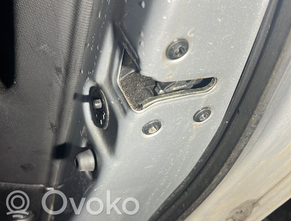 KIA Ceed Takaoven lukko 