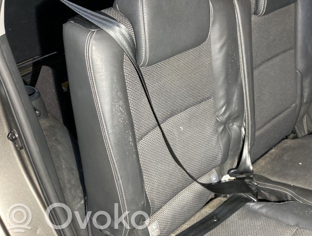 Toyota Verso Cinturón trasero 