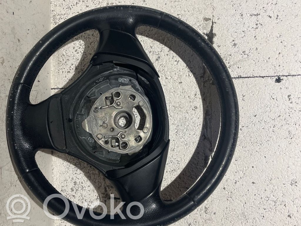 Volant   32306795570