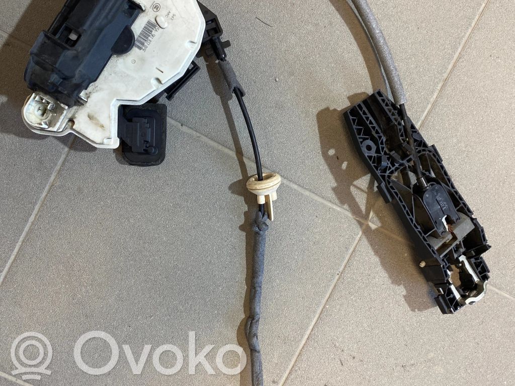 Volkswagen Golf VII Priekšpusē slēdzene 