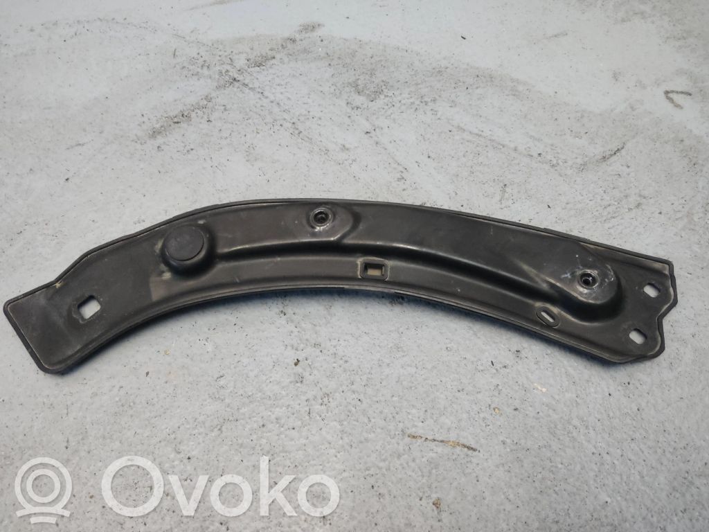 Audi Q3 8U Etupuskurin kannake 