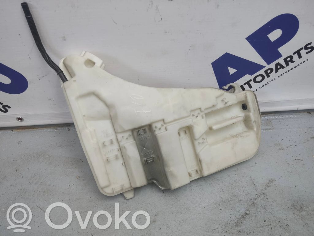 BMW 5 F10 F11 Langų skysčio bakelis 