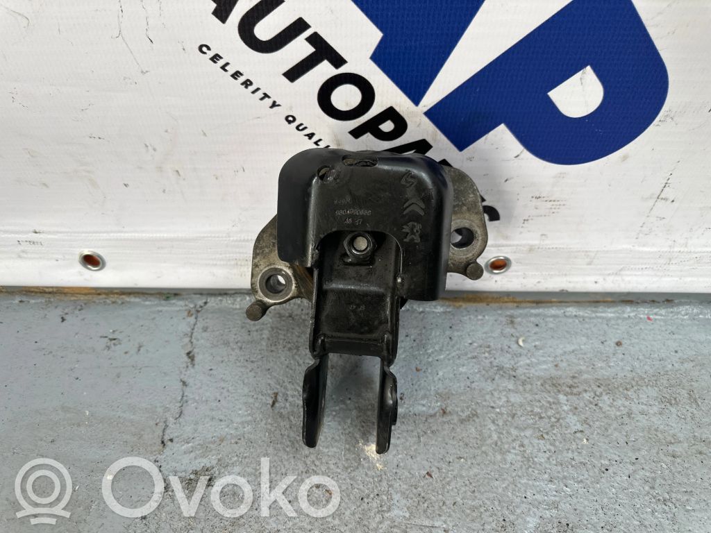 Peugeot 308 Engine mount bracket 
