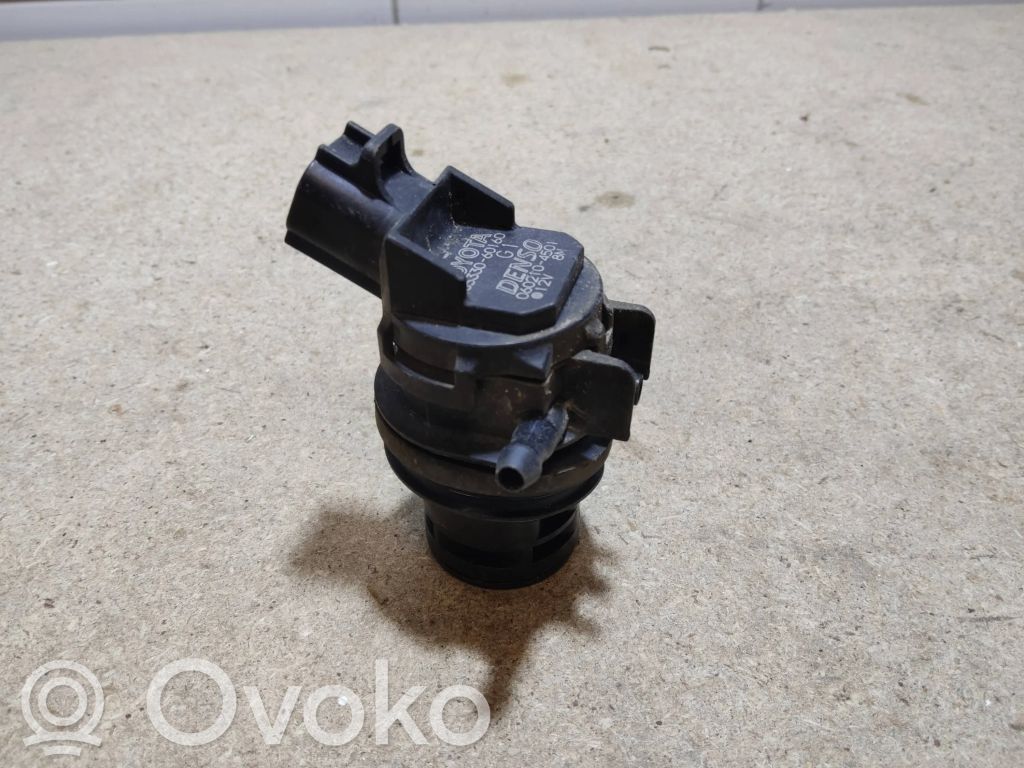 Toyota Auris 150 Windscreen/windshield washer pump 