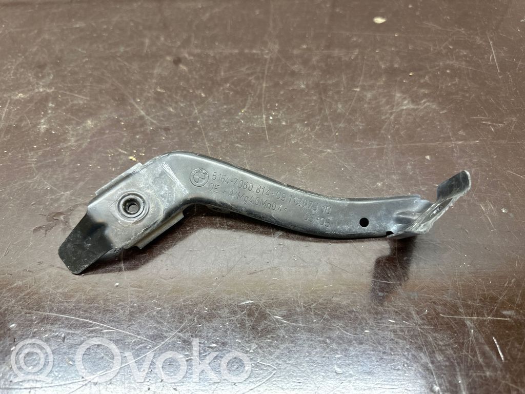 BMW 5 E60 E61 Fender mounting bracket 