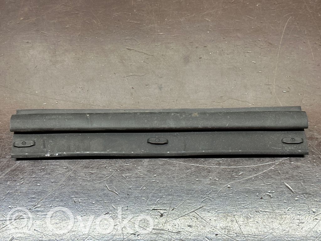 Audi A1 Engine compartment rubber 