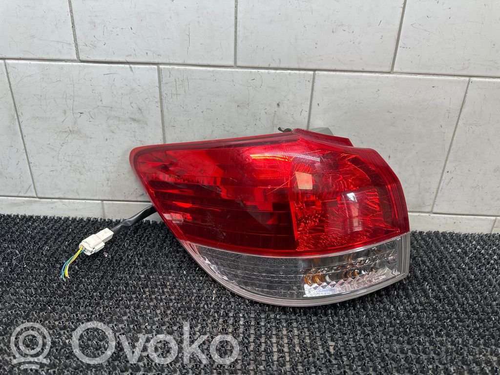 Toyota Wish (AE20) Luci posteriori 