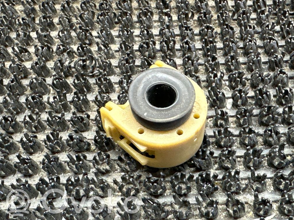 Citroen C3 Radiator mount bracket 