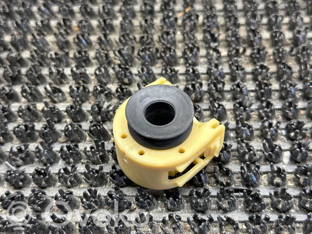 Citroen C3 Radiator mount bracket 