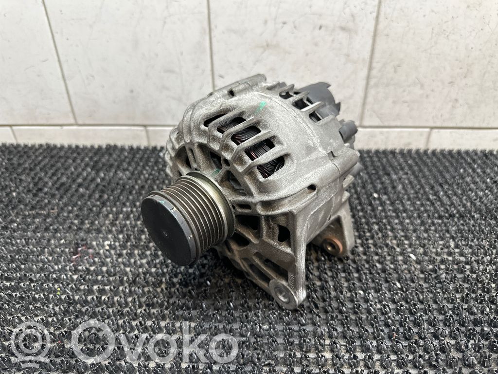 Renault Captur Ģenerators 