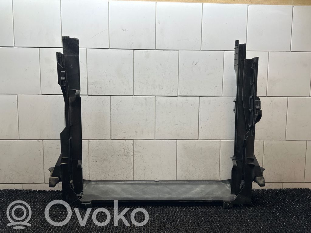 BMW X5 E70 Radiatorių panelė 