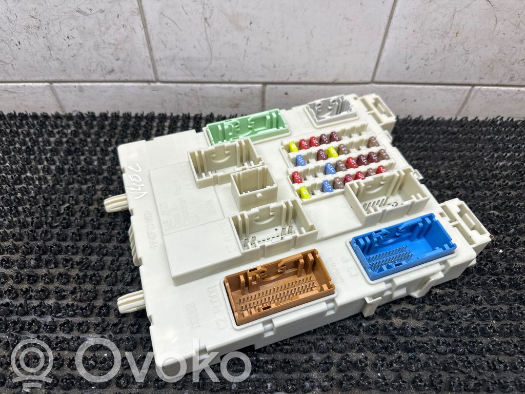 Volvo V40 Cross country Fuse module 